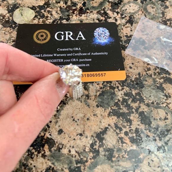 5 carat Moissanite Diamond Ring - Picture 2 of 5